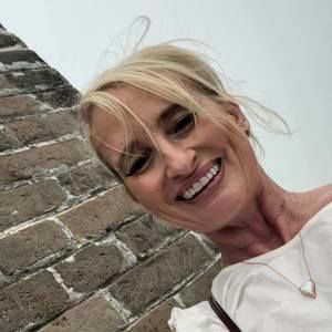 Meet your Posher, Joelle